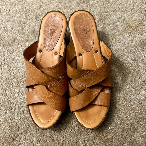 Frye Leather Cross Vamp Wedge with Brass Nail Head Studs, size 8.5 - Picture 1 of 6
